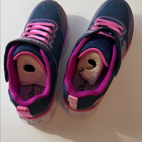 Skechers Heart Lights - Navy and Pink Sneakers - Picture 8 of 15